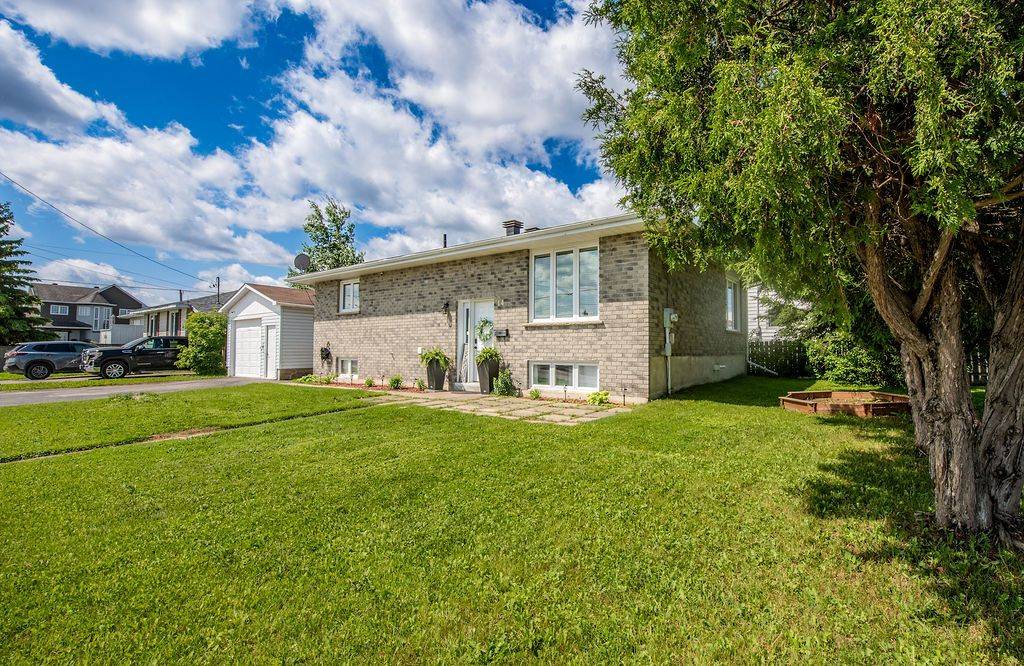 Timmins, ON P0N 1H0,14 Moore ST