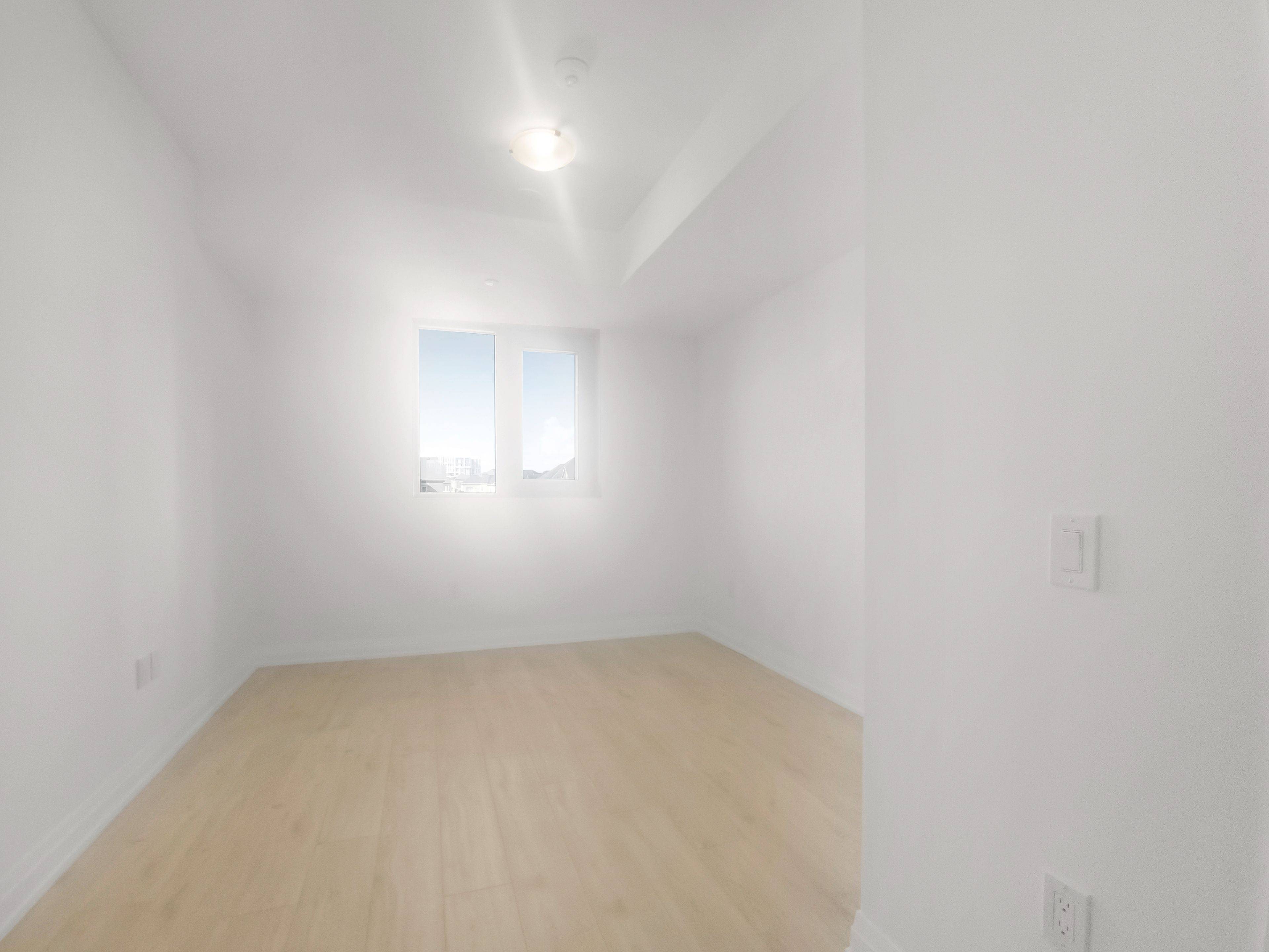 Oakville, ON L6H 7X8,412 SILVER MAPLE RD #323