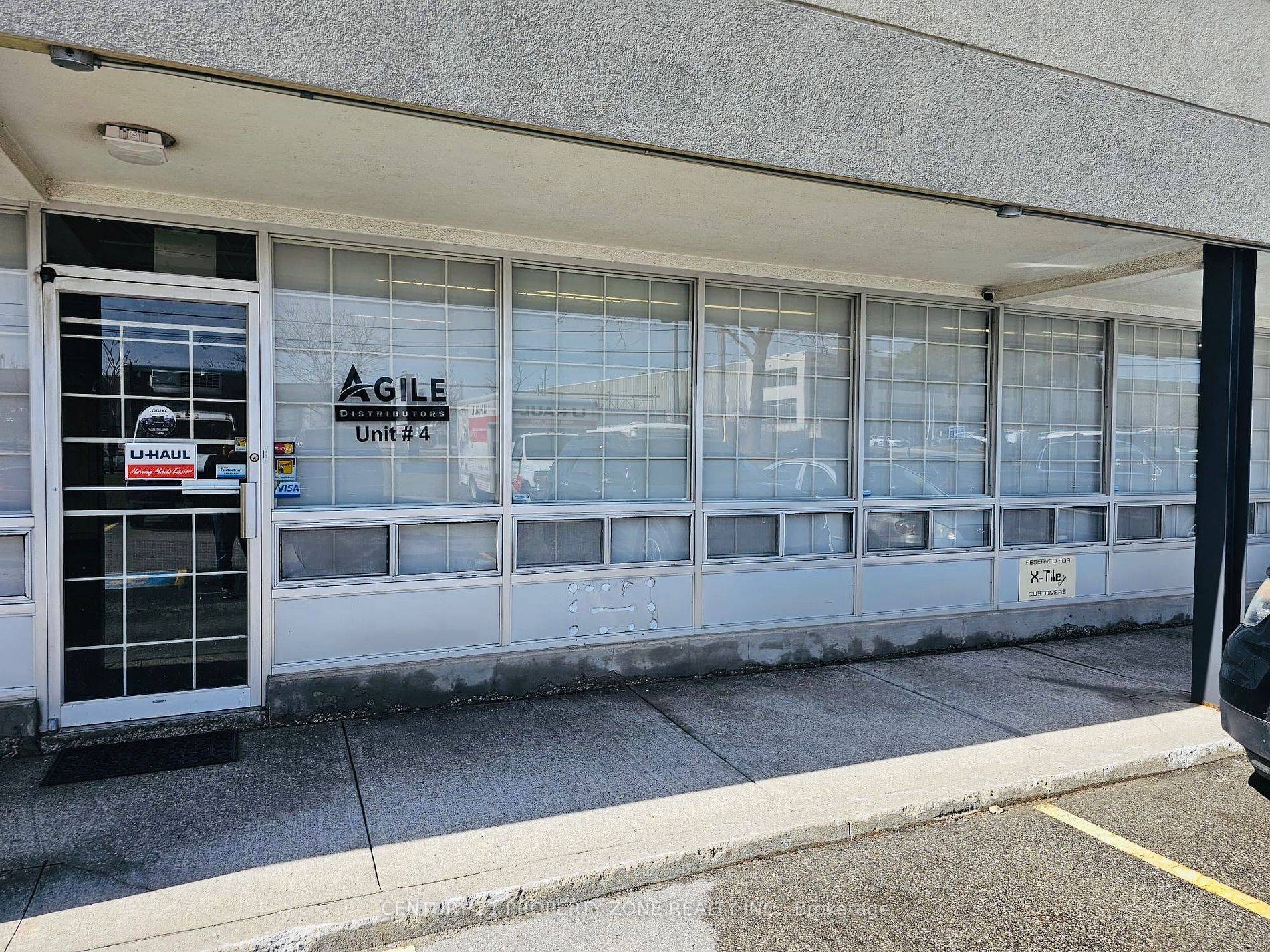 78 Signet DR #4, Toronto W05, ON M9L 1T2