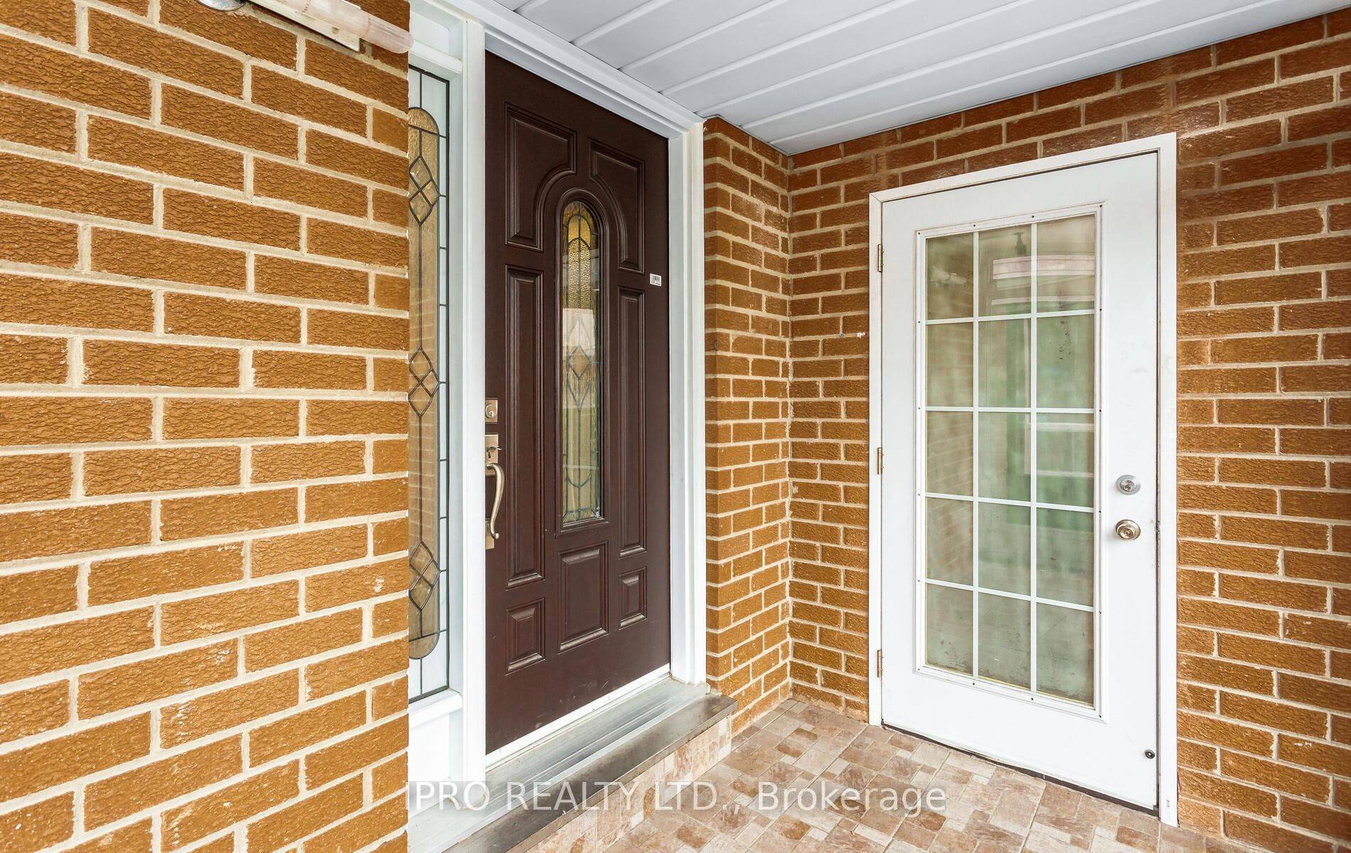 Brampton, ON L6V 3V9,353 Rutherford RD N