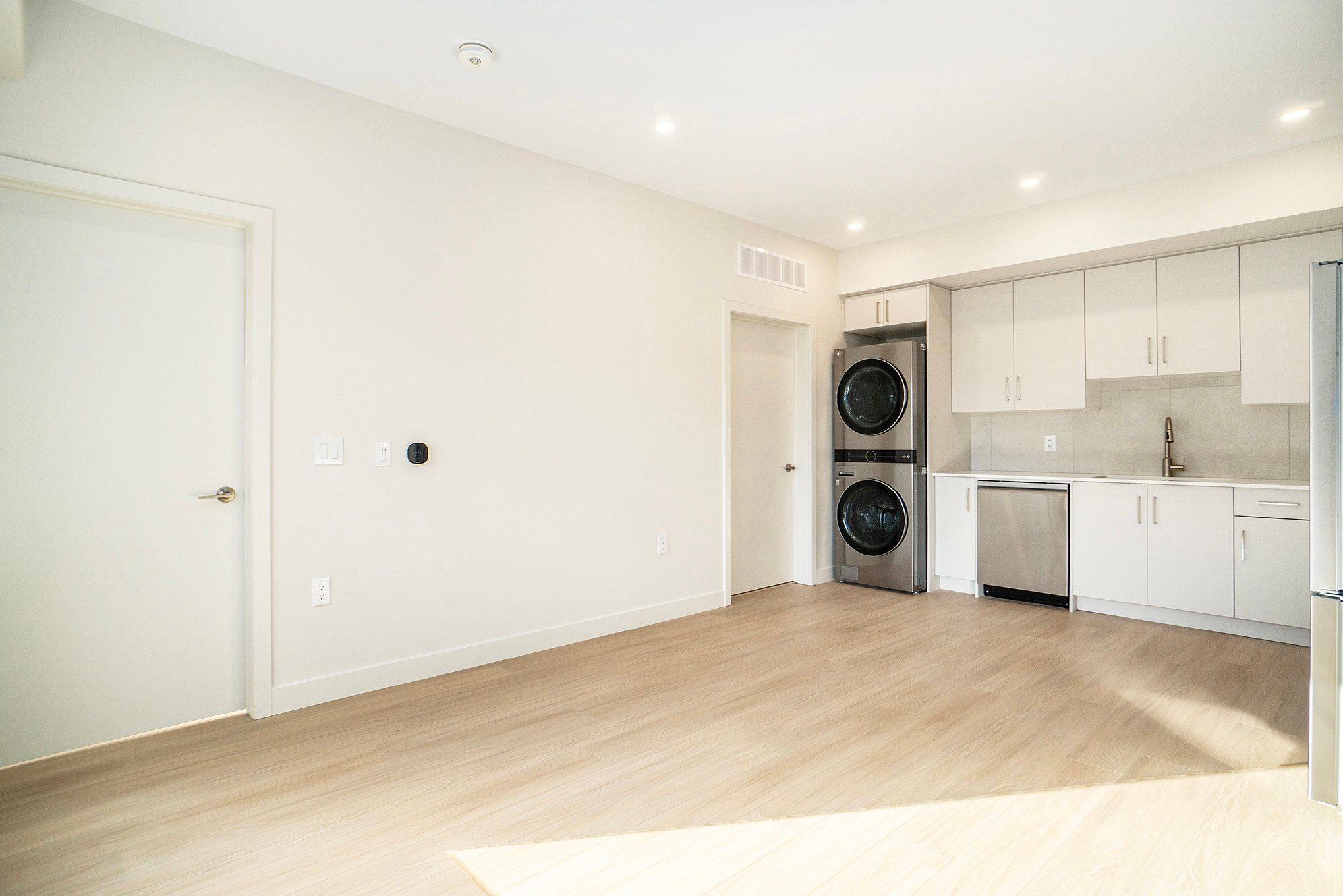 Vanier And Kingsview Park, ON K1L 7Z4,158 Laval ST N #Unit # 4