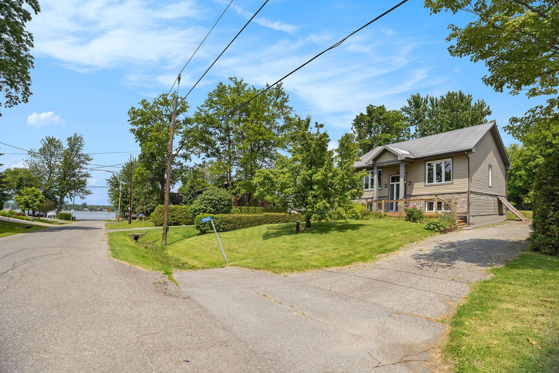 Orleans - Cumberland And Area, ON K4C 1A5,1095 Morin RD