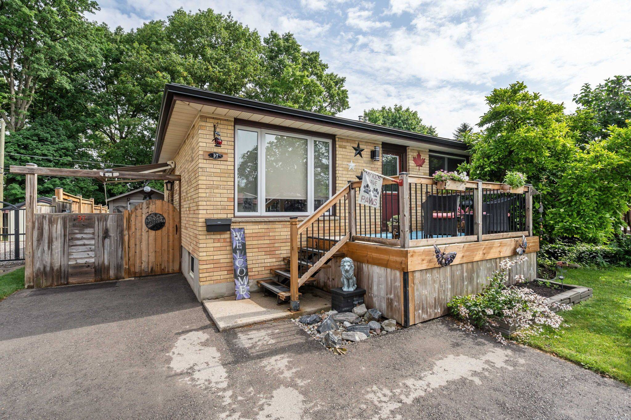 London East, ON N5W 1N7,97 Queenston CRES