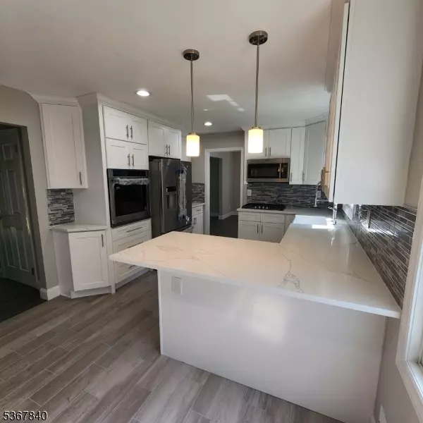 Warren Twp., NJ 07059,14 Berkshire Dr