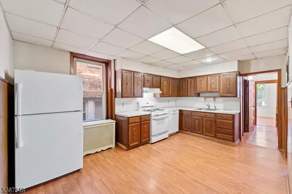 Newark City, NJ 07107,564 N 9Th St