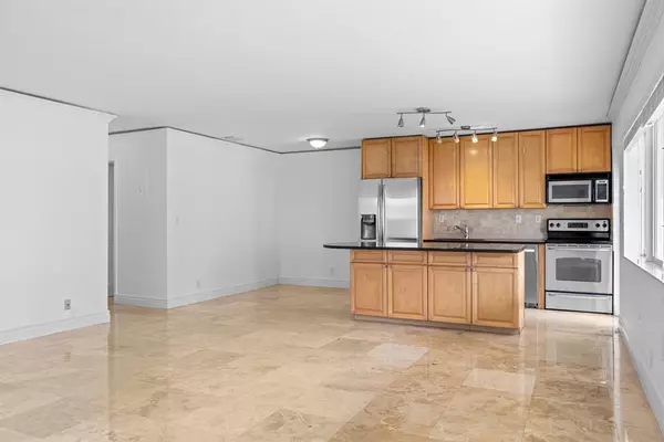 Fort Lauderdale, FL 33306,2881 NE 32nd St #111