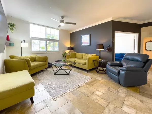 1900 Van Buren St #118B, Hollywood, FL 33020