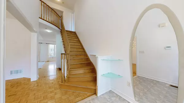Richmond Hill, ON L4E 4A3,10 Waldron CRES
