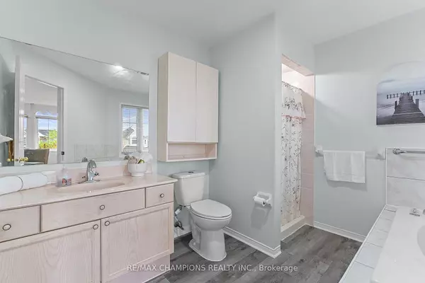 Brampton, ON L6R 2T6,30 Larkspur RD