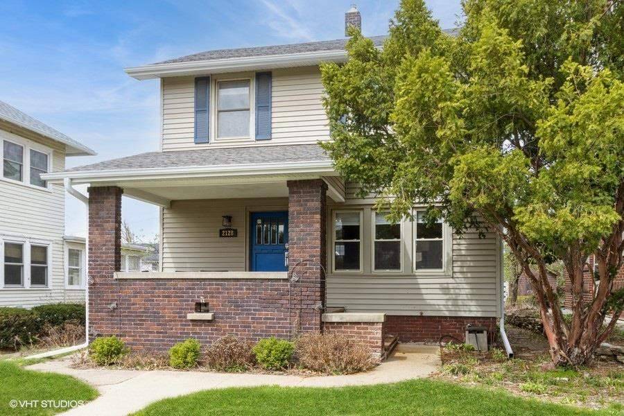 2128 Grande Ave SE, Cedar Rapids, IA 52403