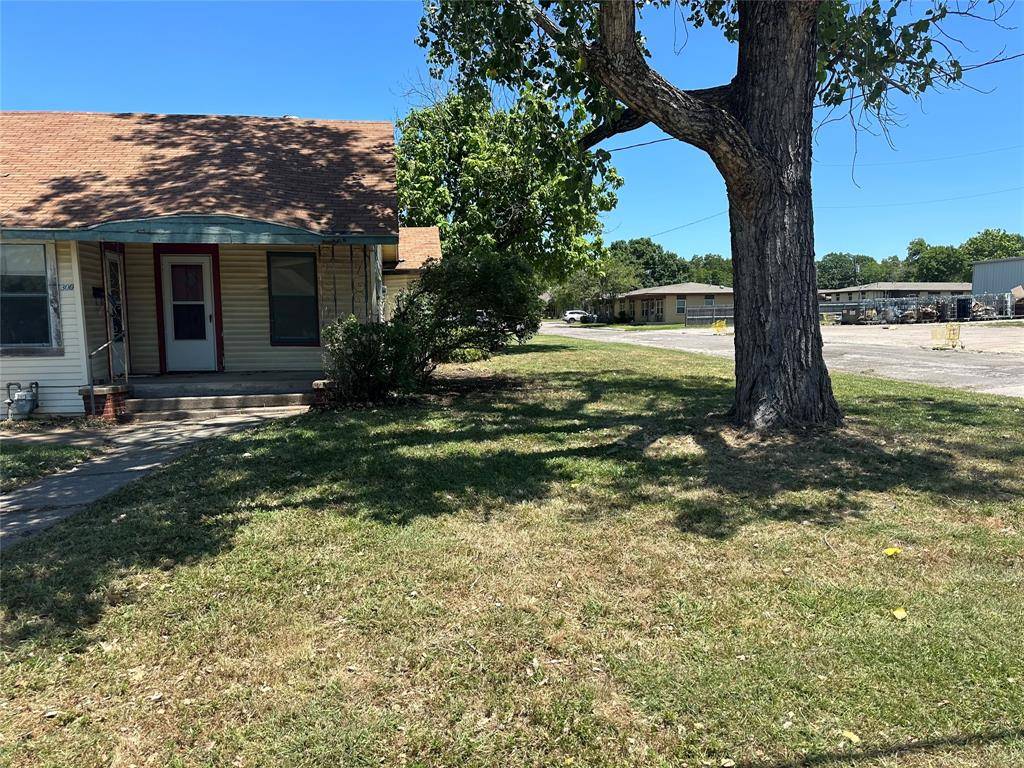 Farmersville, TX 75442,300 McKinney Street