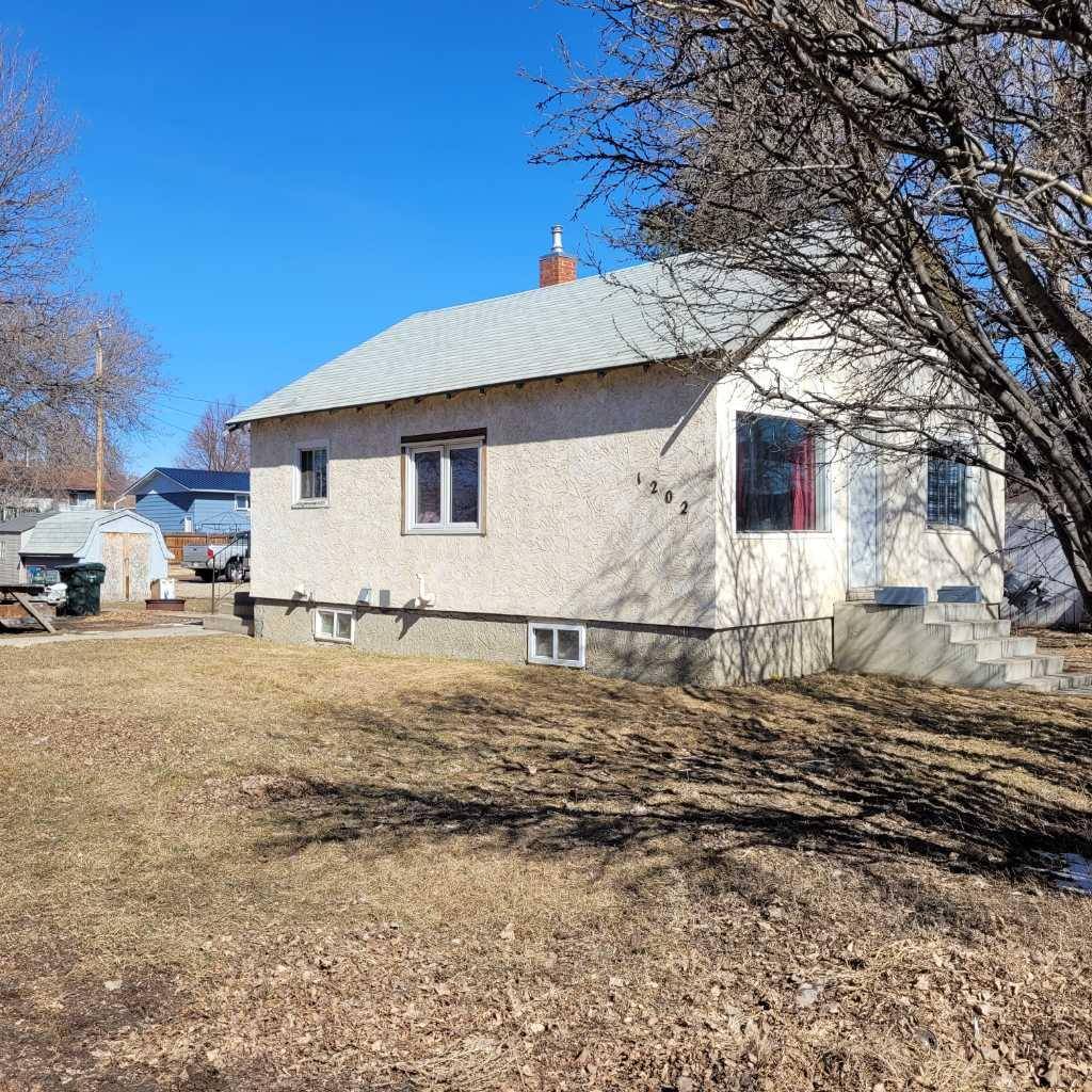 1202 Bridge ST Southeast, Medicine Hat, AB T1A 1E4