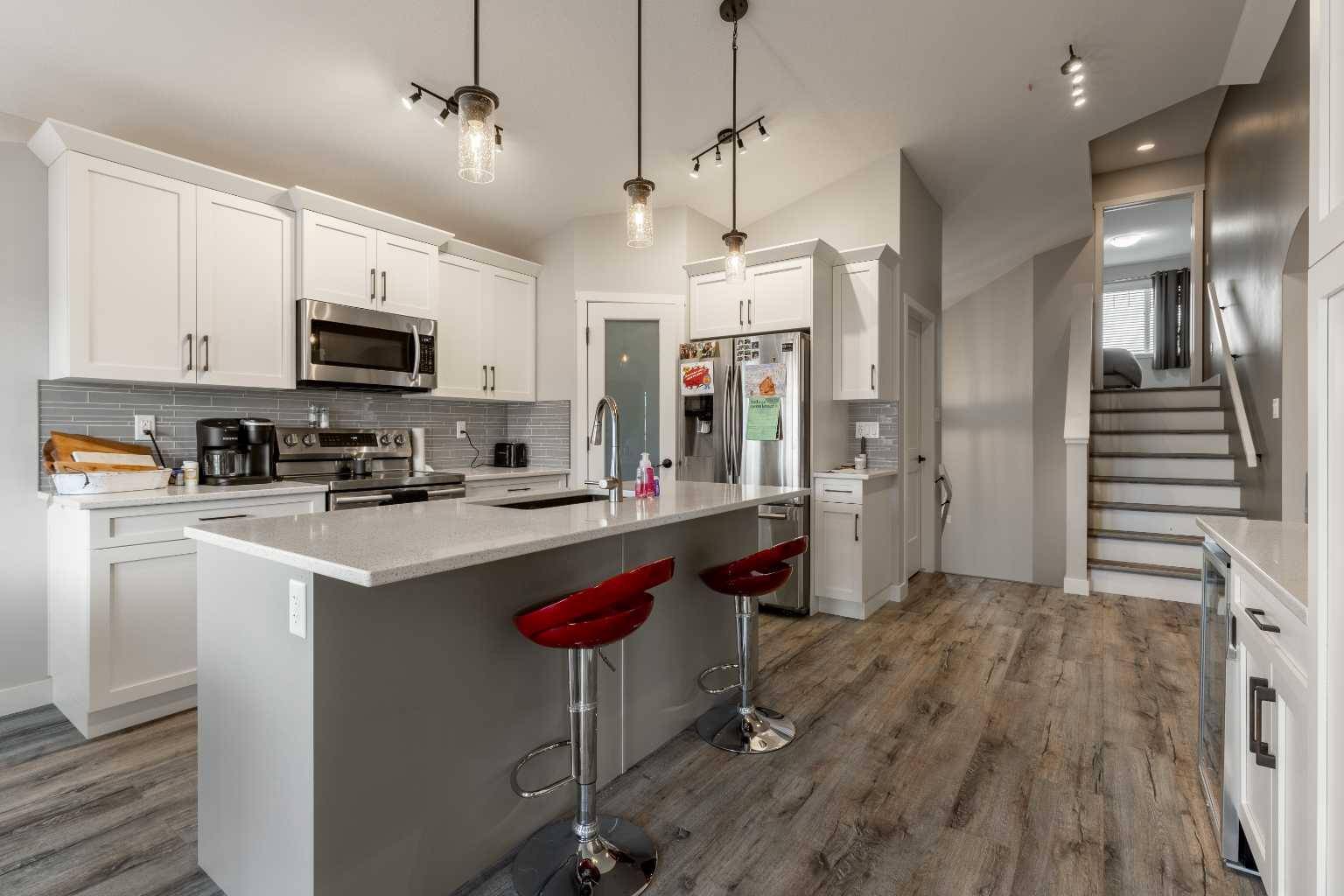 Lethbridge, AB T1J 5K3,155 Cabot LNDG W