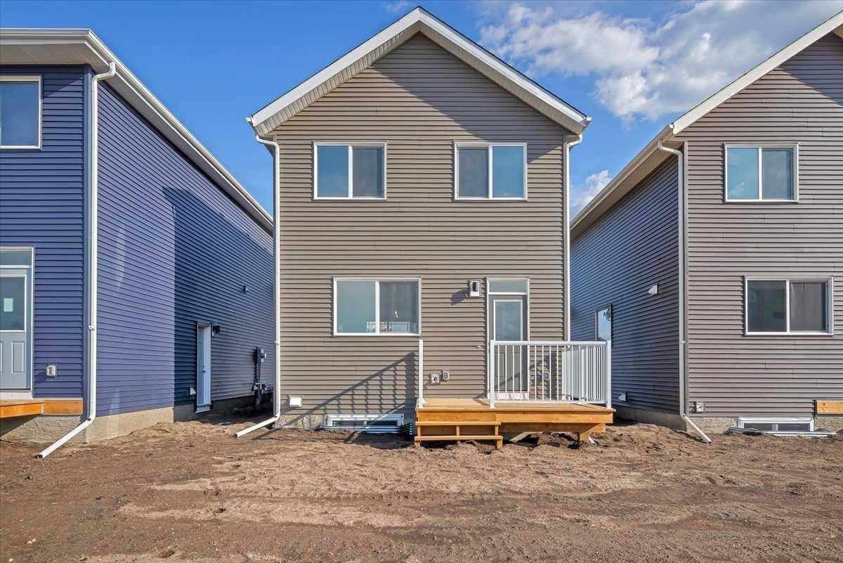 Okotoks, AB T1S5X2,74 Wedderburn DR