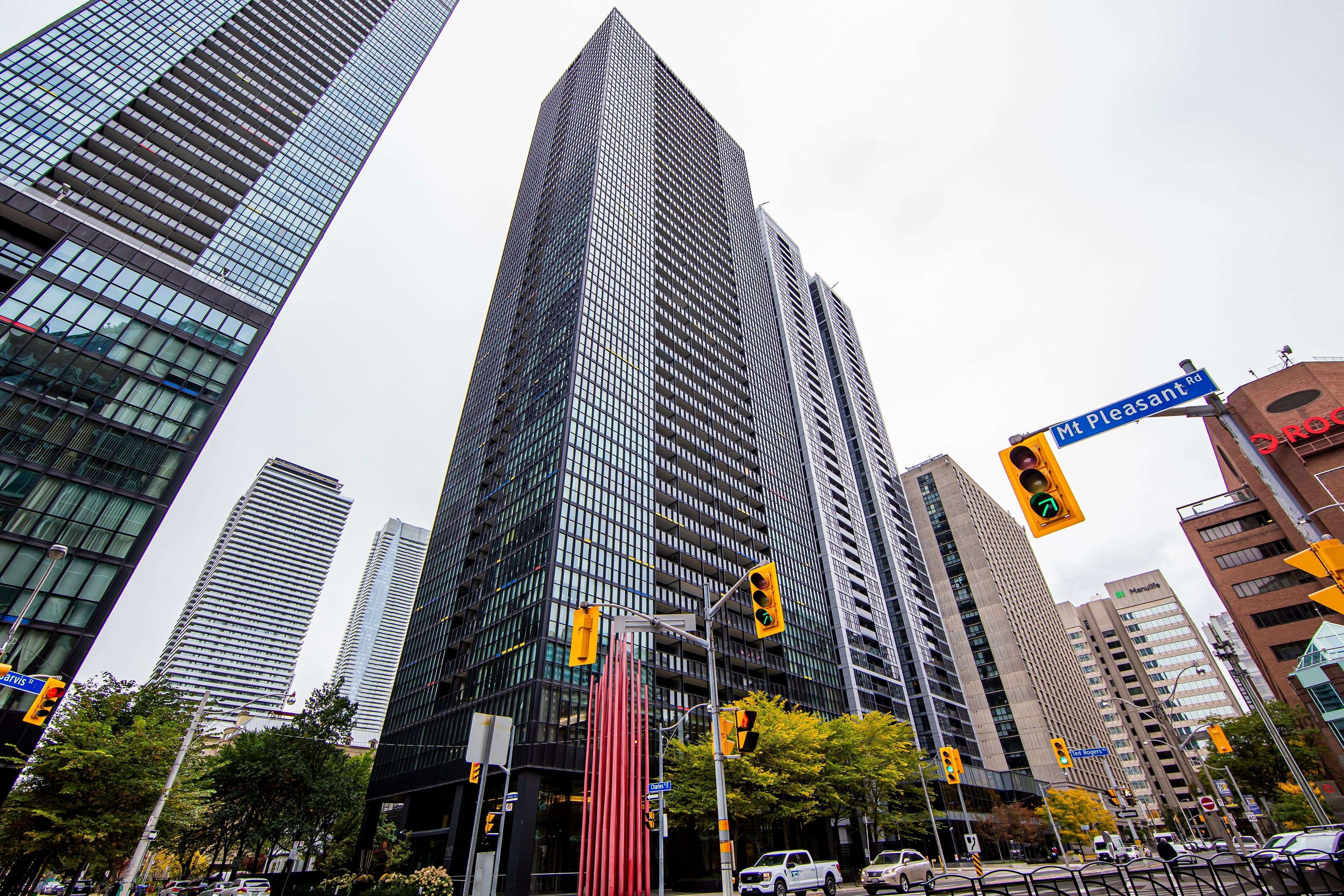Toronto C08, ON M4Y 1T5,110 Charles ST E #707