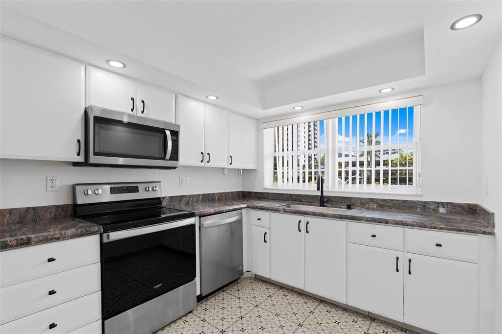 Highland Beach, FL 33487