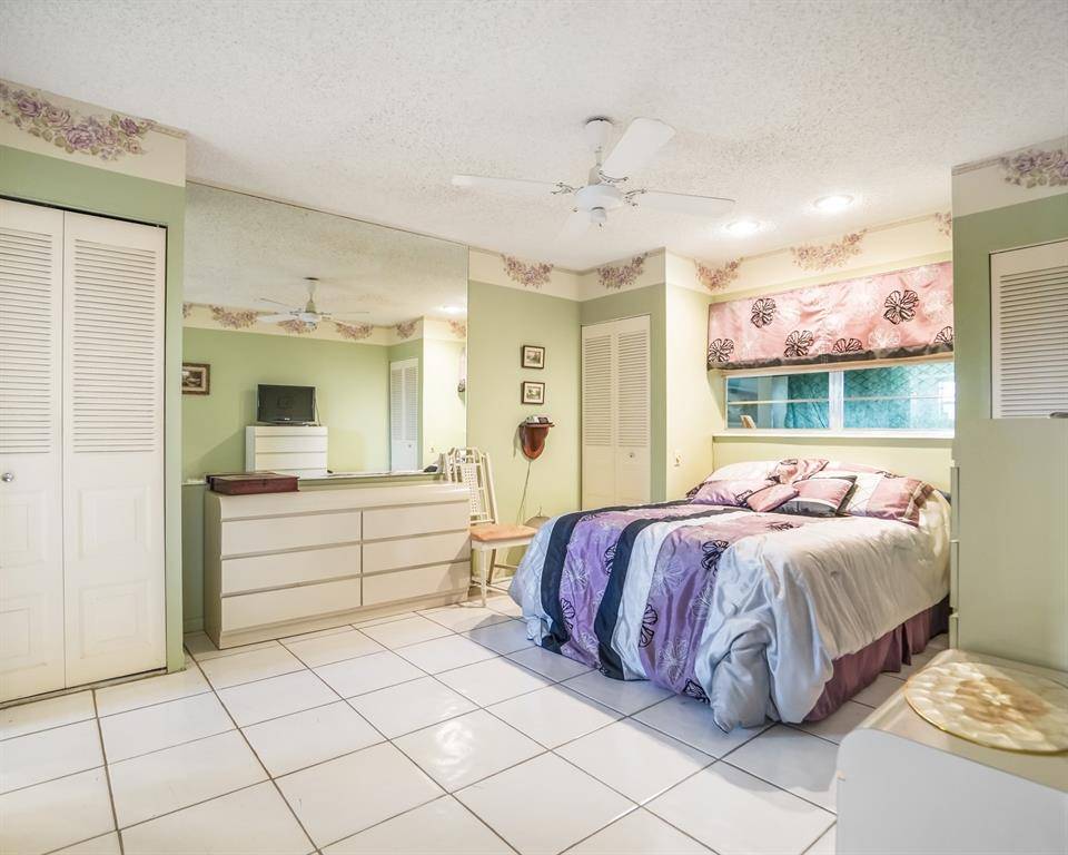 Lauderdale Lakes, FL 33319