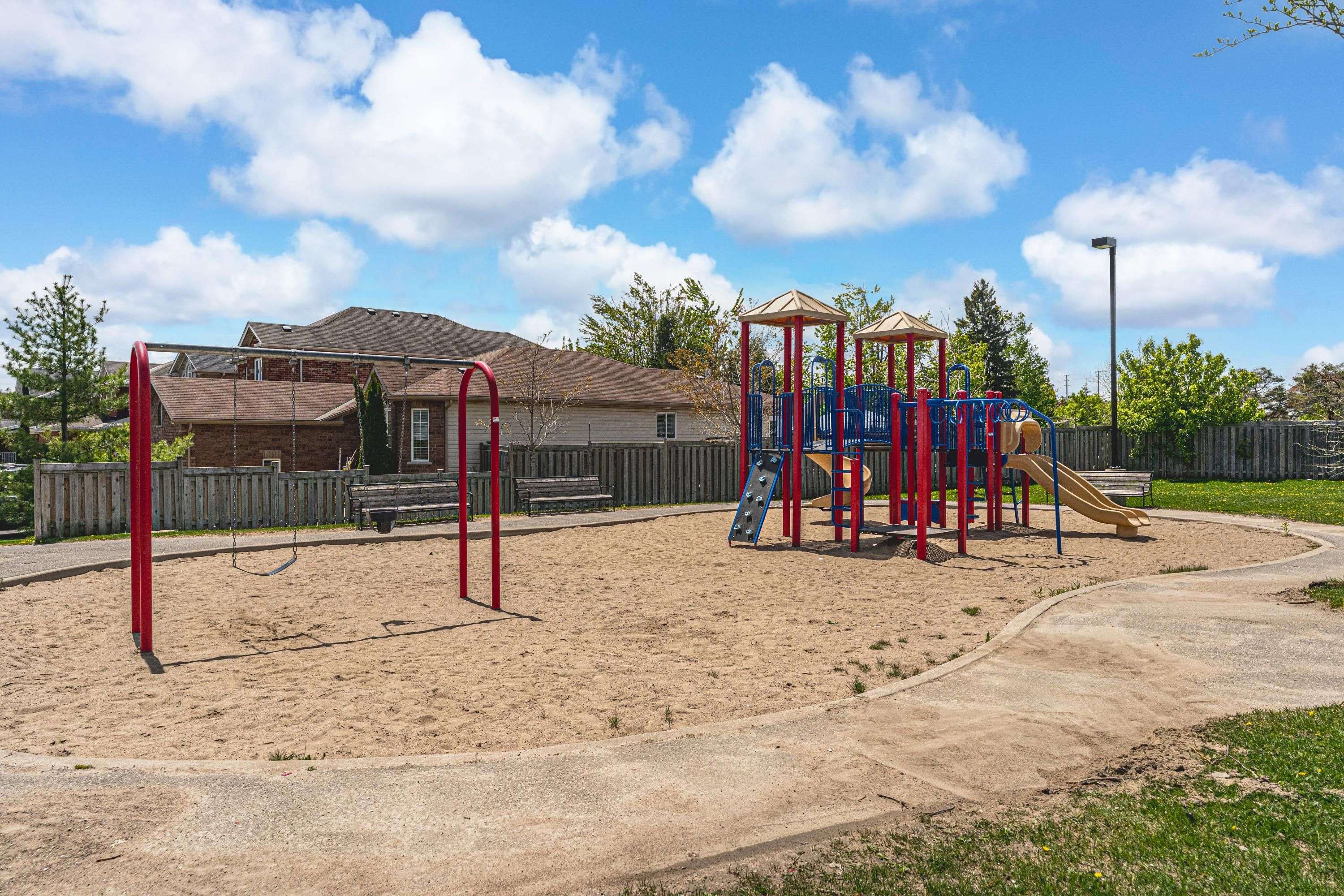 Barrie, ON L4N 9P8,209 Harvie RD #35