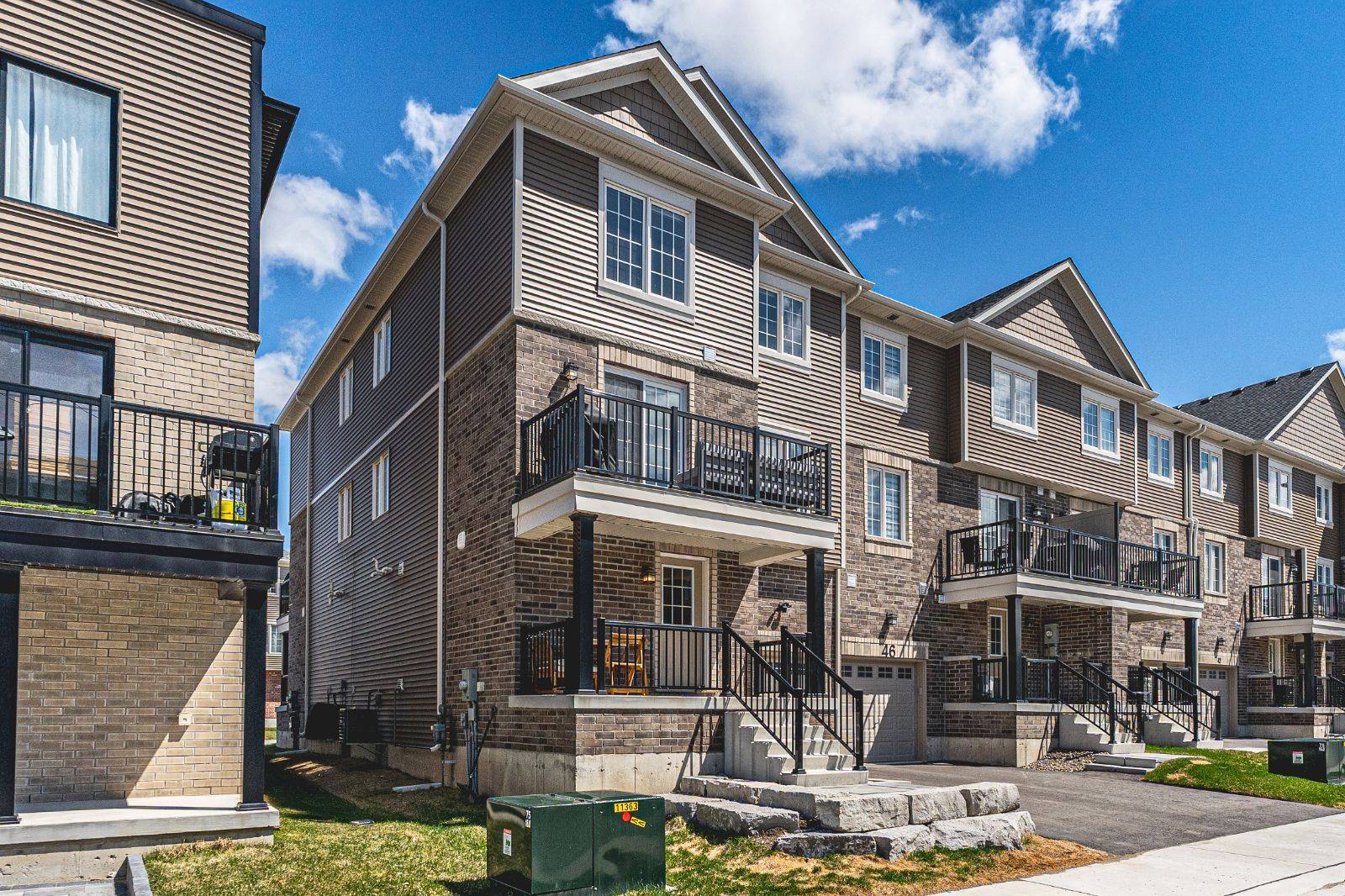 48 Hay LN, Barrie, ON L9J 0T8