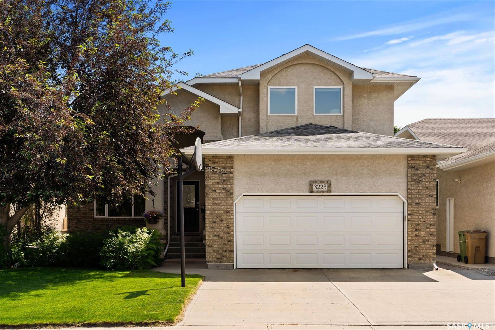 3223 Thames CRESCENT E, Regina, SK S4V 2W8