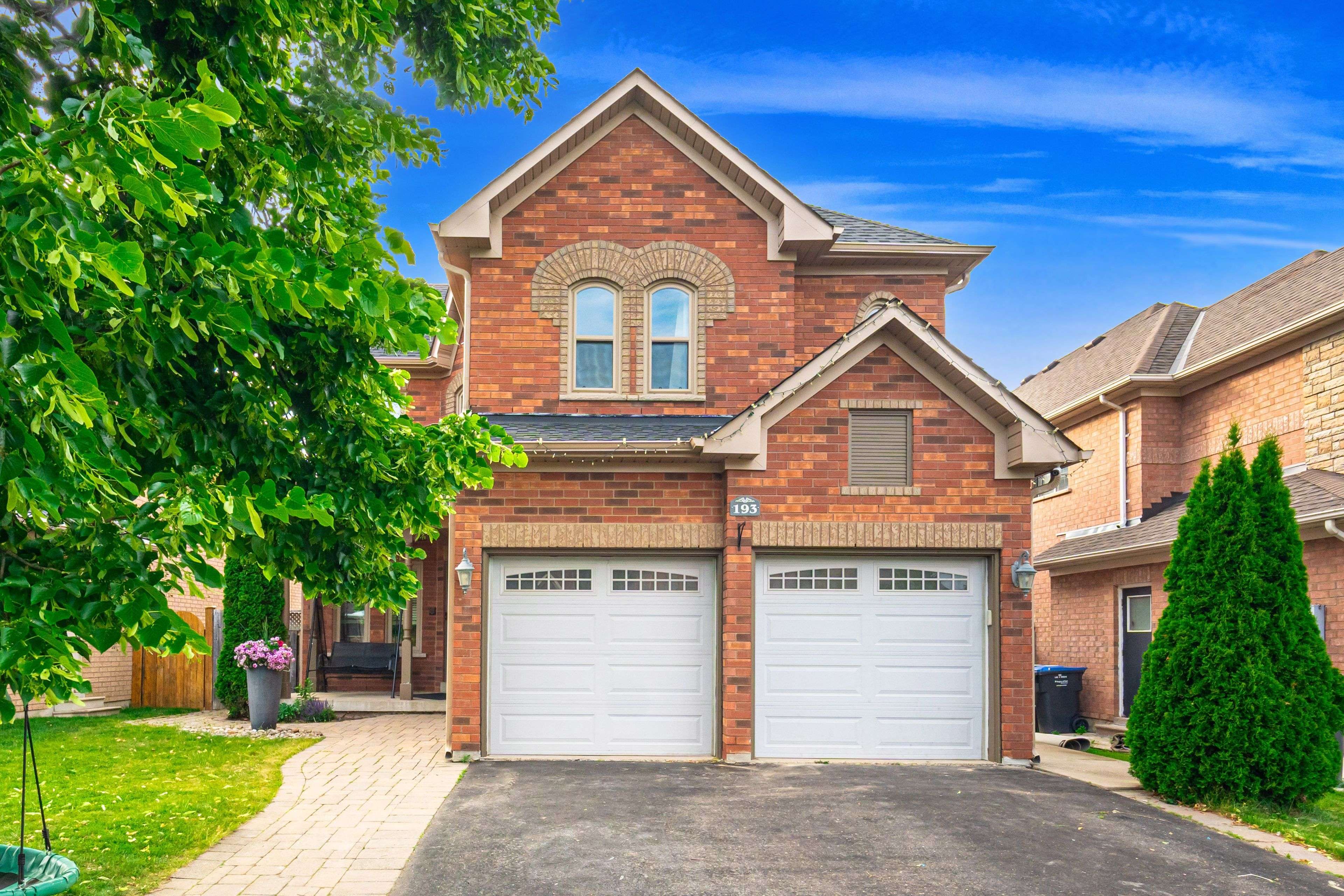 193 Royal Valley DR, Caledon, ON L7C 1B7
