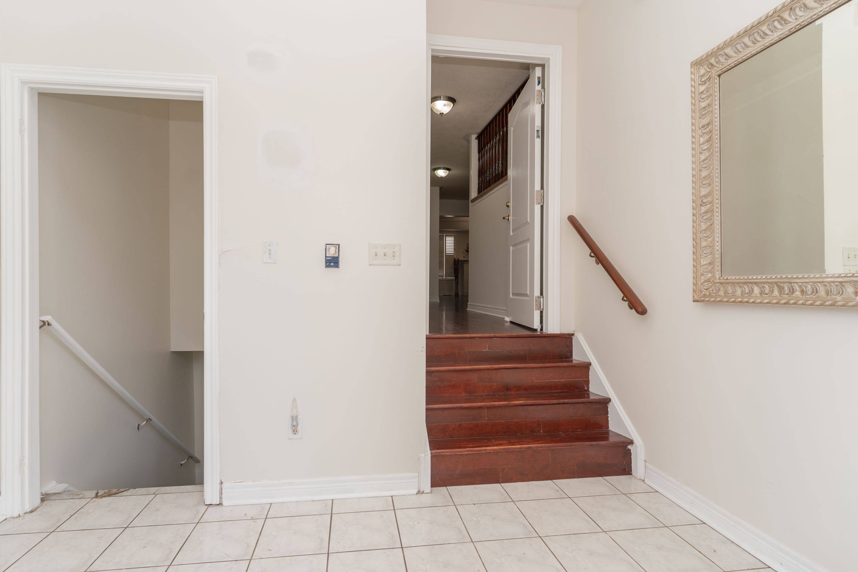 Brampton, ON L7A 1T9,8 Brambank CRES