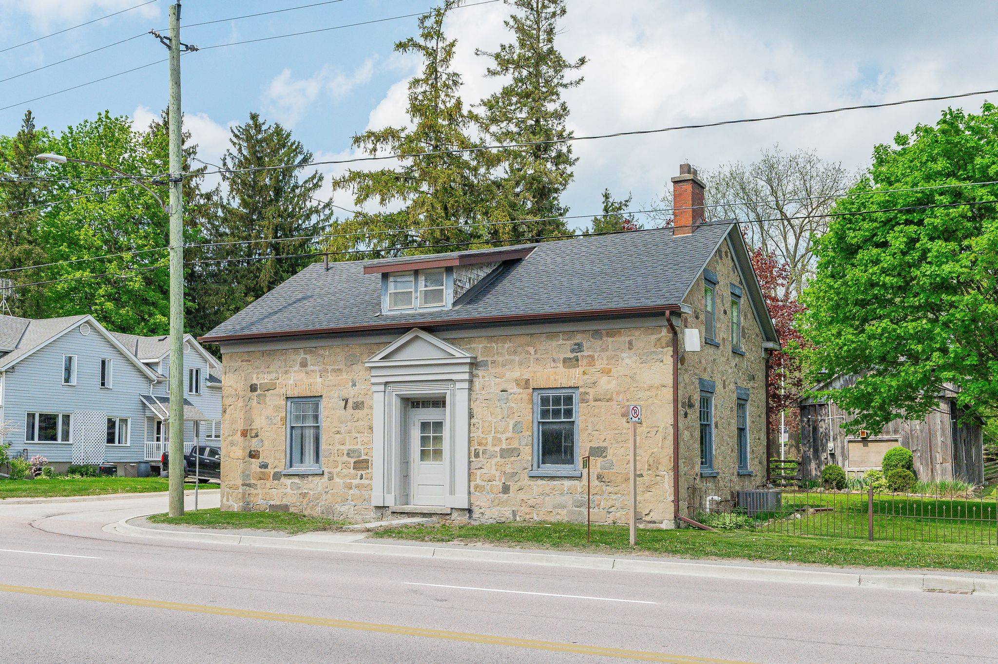 52 Brock RD S, Puslinch, ON N0B 2J0