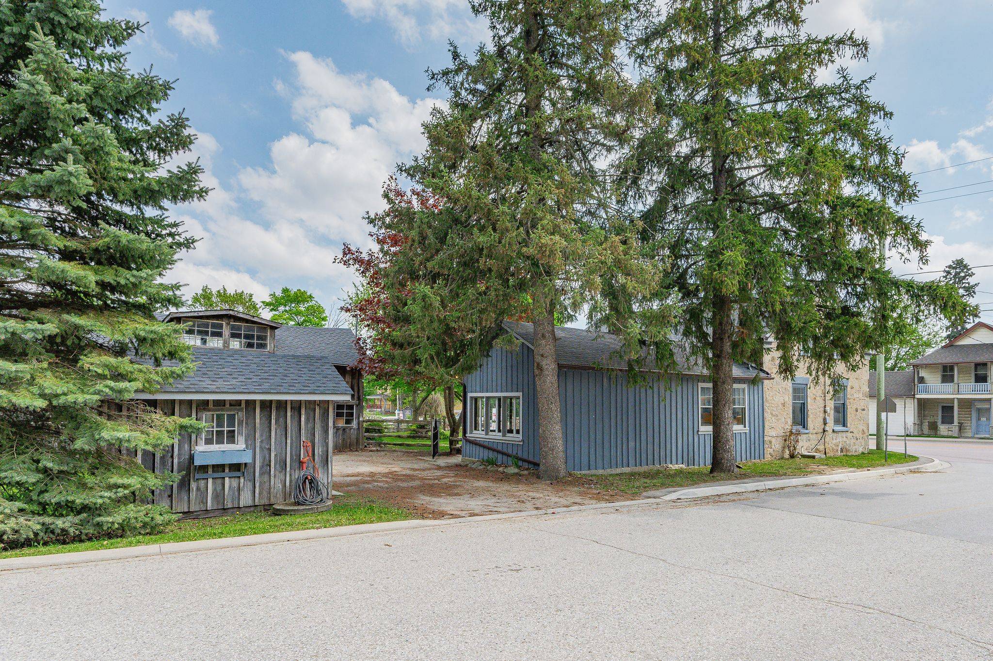 Puslinch, ON N0B 2J0,52 Brock RD S
