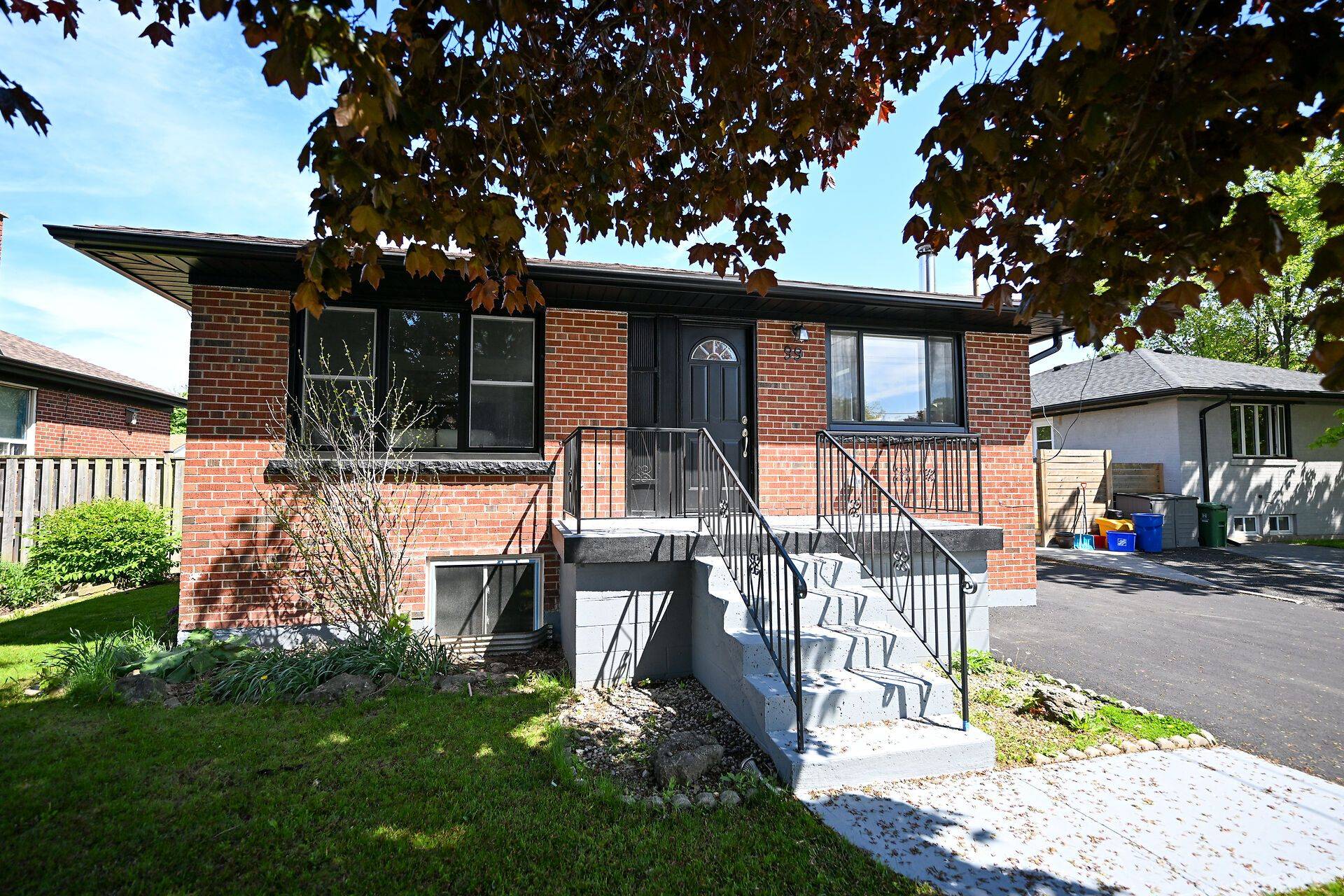 Hamilton, ON L8T 2L7,99 Wise CRES