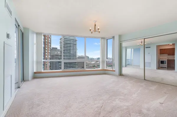 1055 Bay ST #2110, Toronto C01, ON M5S 3A3