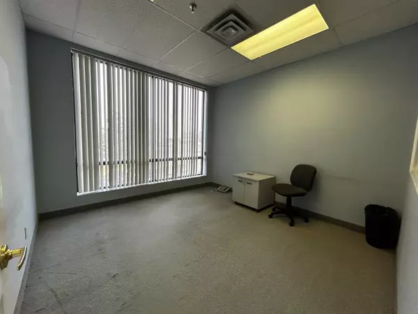 Vaughan, ON L4K 4L8,8400 JANE ST #201