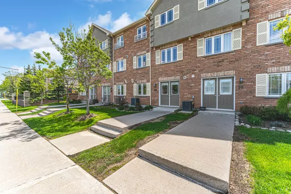 209 Harvie RD #35, Barrie, ON L4N 9P8