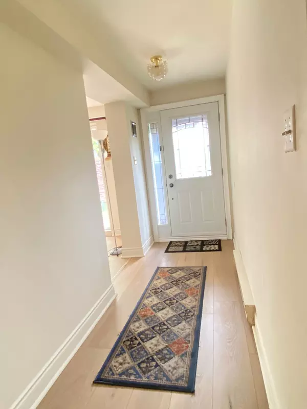 Toronto W10, ON M9W 5W1,83 Irwin RD #27