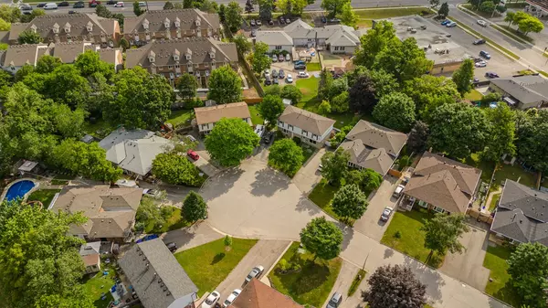 Burlington, ON L7P 2V2,2458 Martin CT
