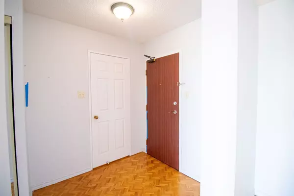 Brampton, ON L6T 4T4,5 Lisa ST #706