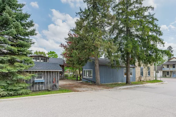Puslinch, ON N0B 2J0,52 Brock RD S