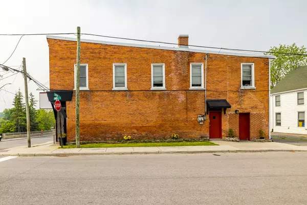 Mississippi Mills, ON K0A 1A0,88 Queen ST