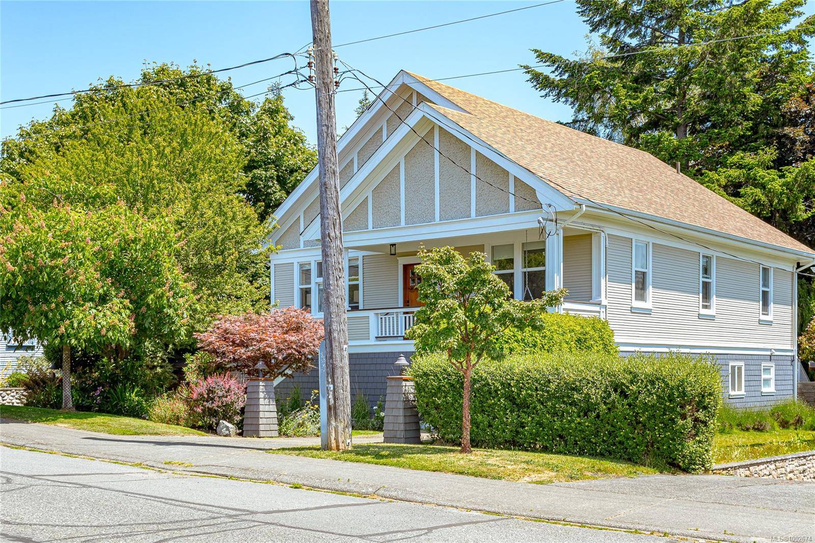 Esquimalt, BC V9A 5Y5,525 Macaulay St