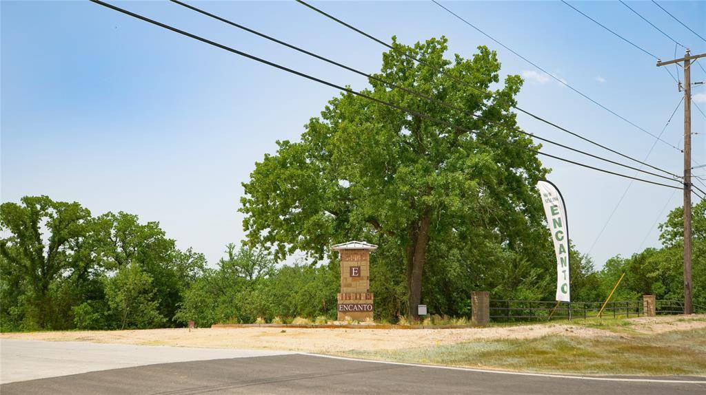 8049 Encanto Way, Azle, TX 76020