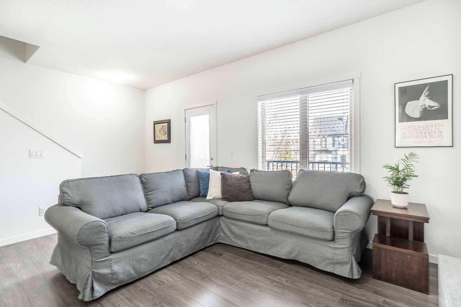 Calgary, AB T2X 3Z3,411 Legacy Village WAY SE