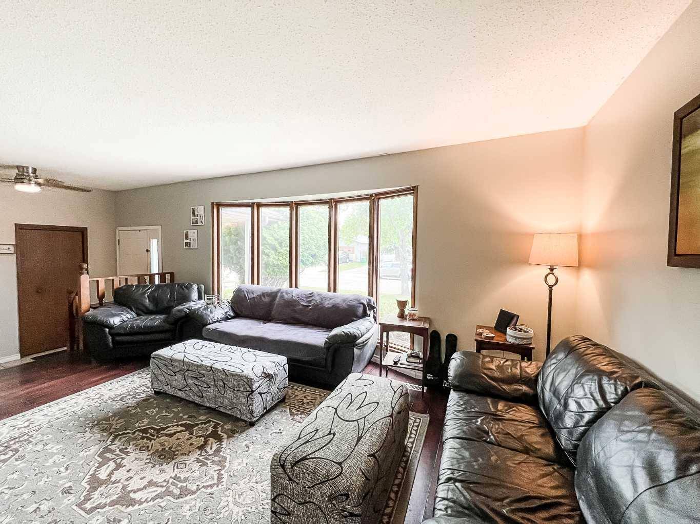 Grande Prairie, AB T8V4W9,9830 75 AVE
