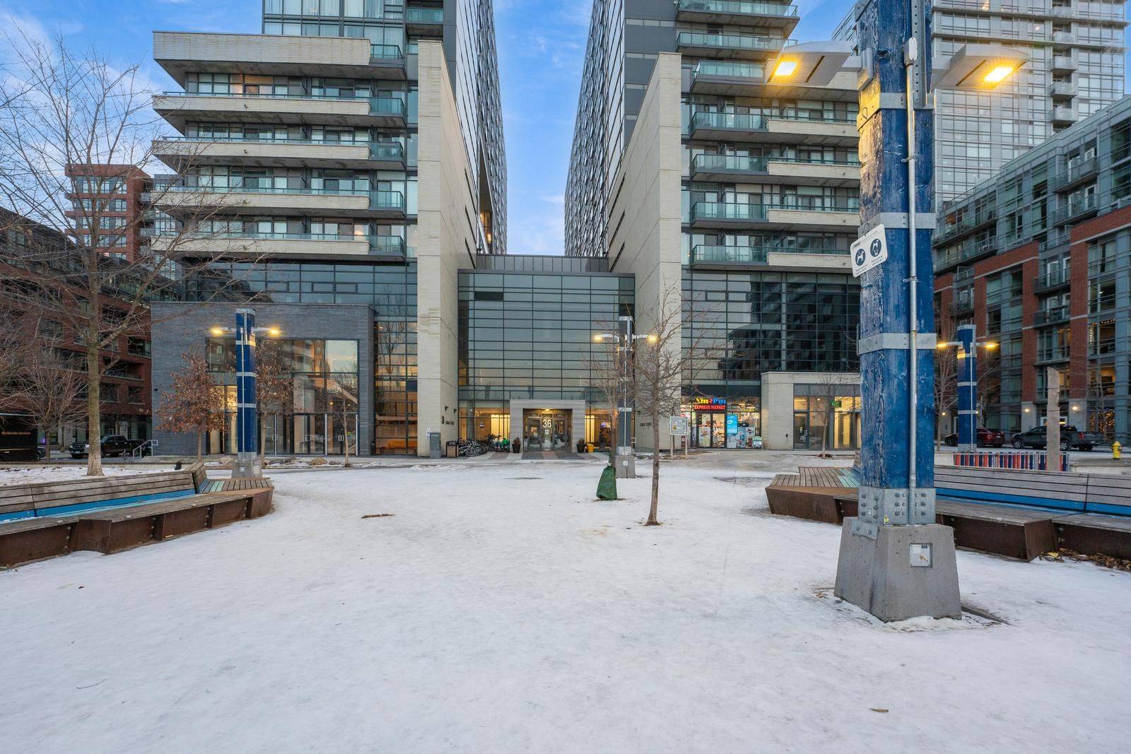 Toronto C01, ON M6J 3G2,36 Lisgar ST #1003E