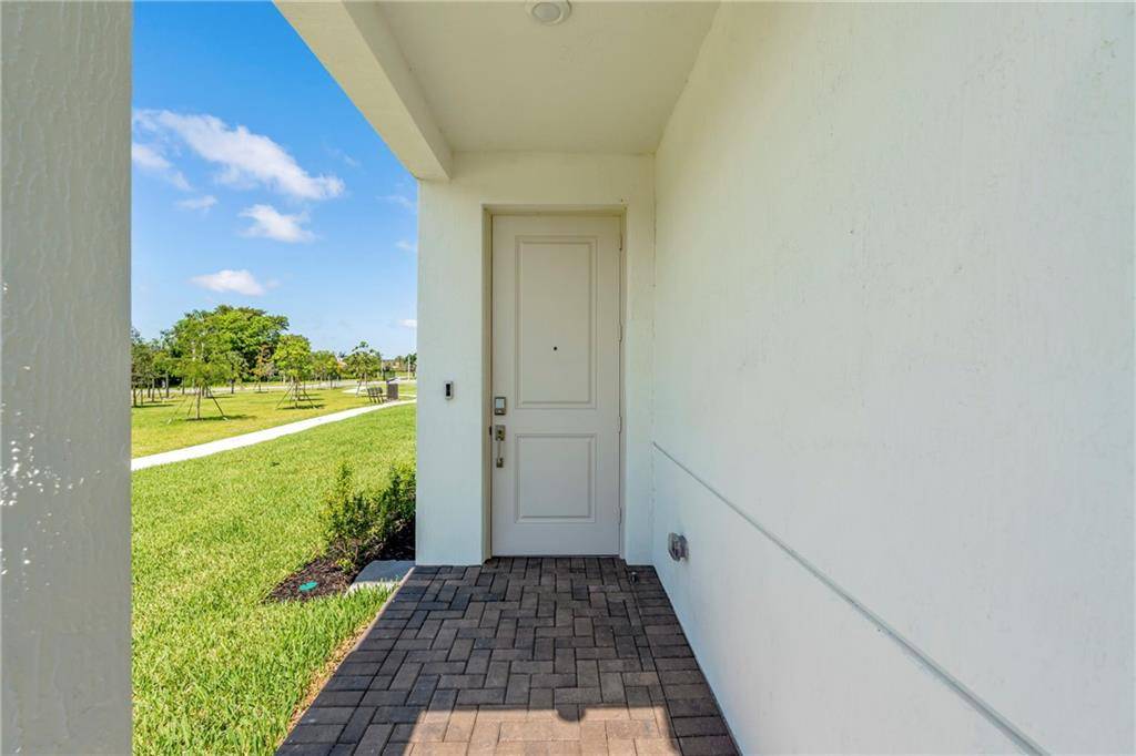 Boca Raton, FL 33433,[StreetName,UnitNumber,StreetNumber,StreetDirPrefix]