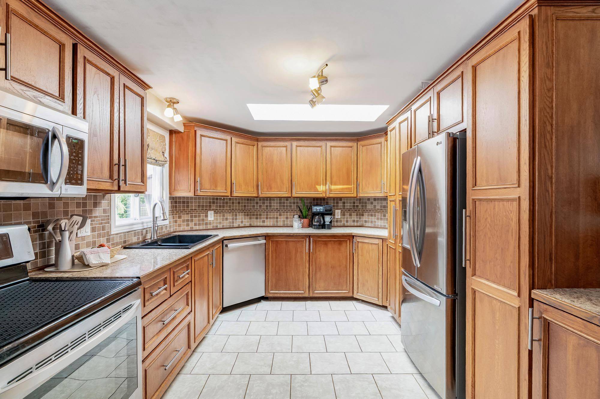 Innisfil, ON L9S 1S1,81 Corner Brook TRL