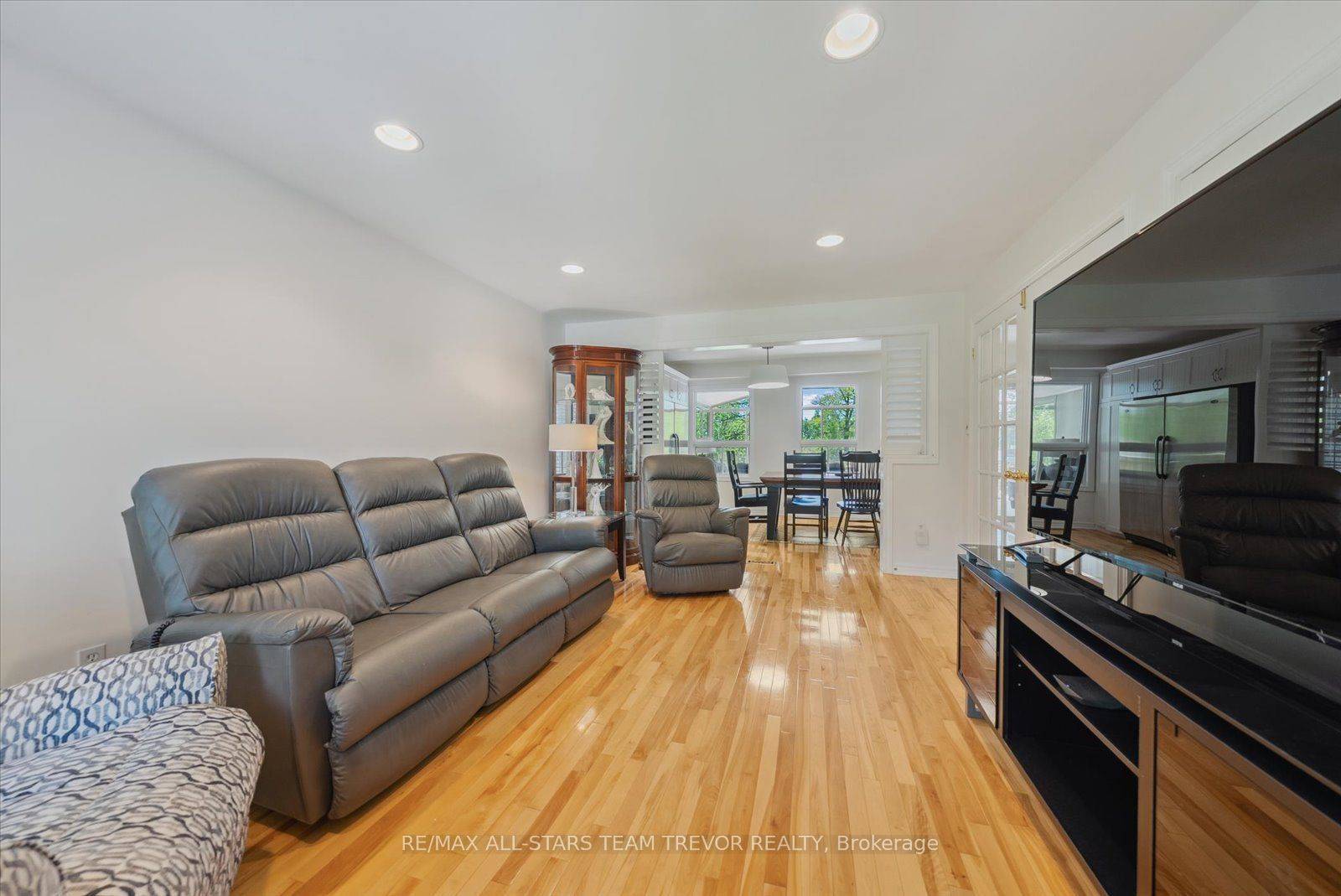 Georgina, ON L4P 2N8,31 Riveredge DR