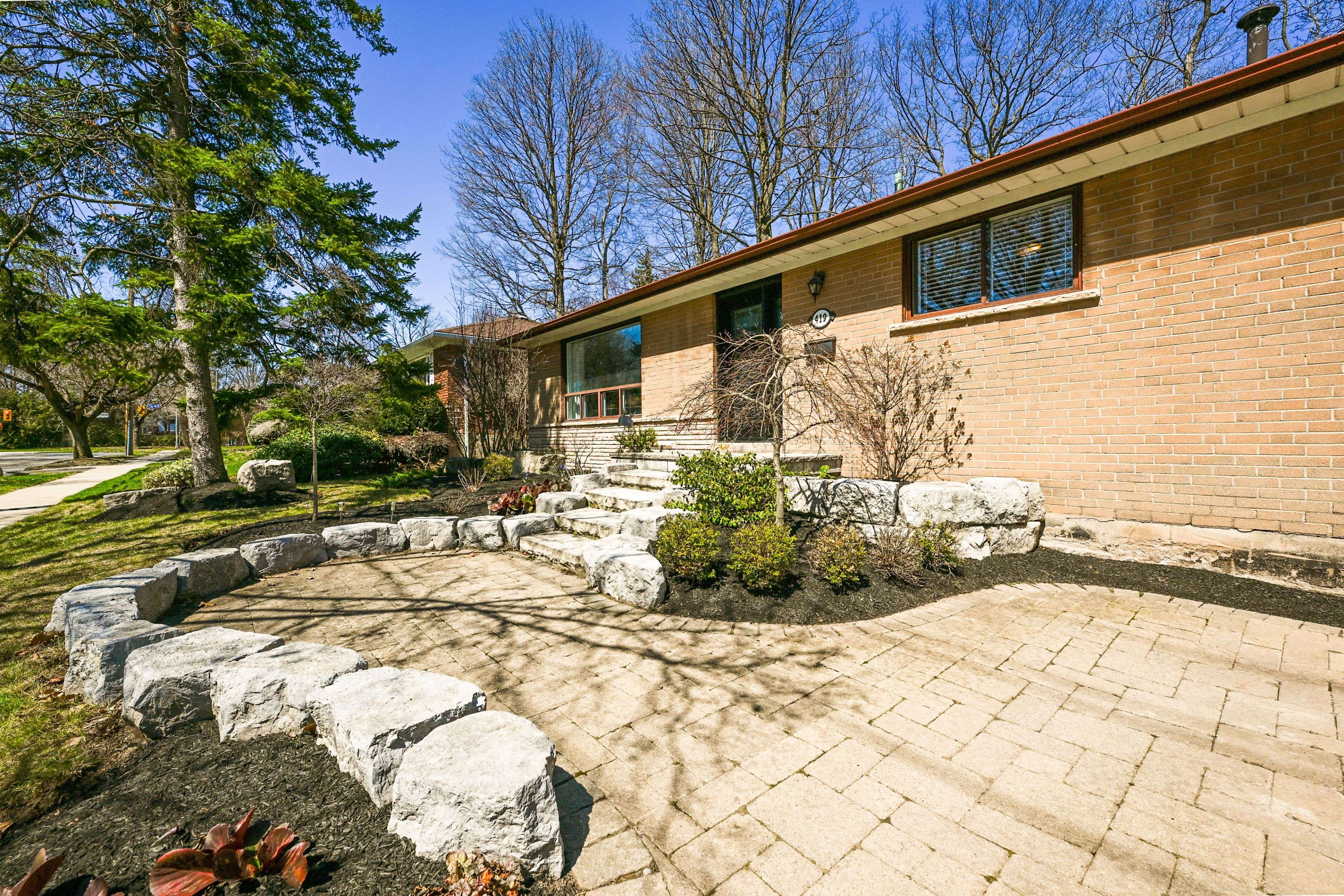 Burlington, ON L7L 4R3,419 Hampton Heath RD