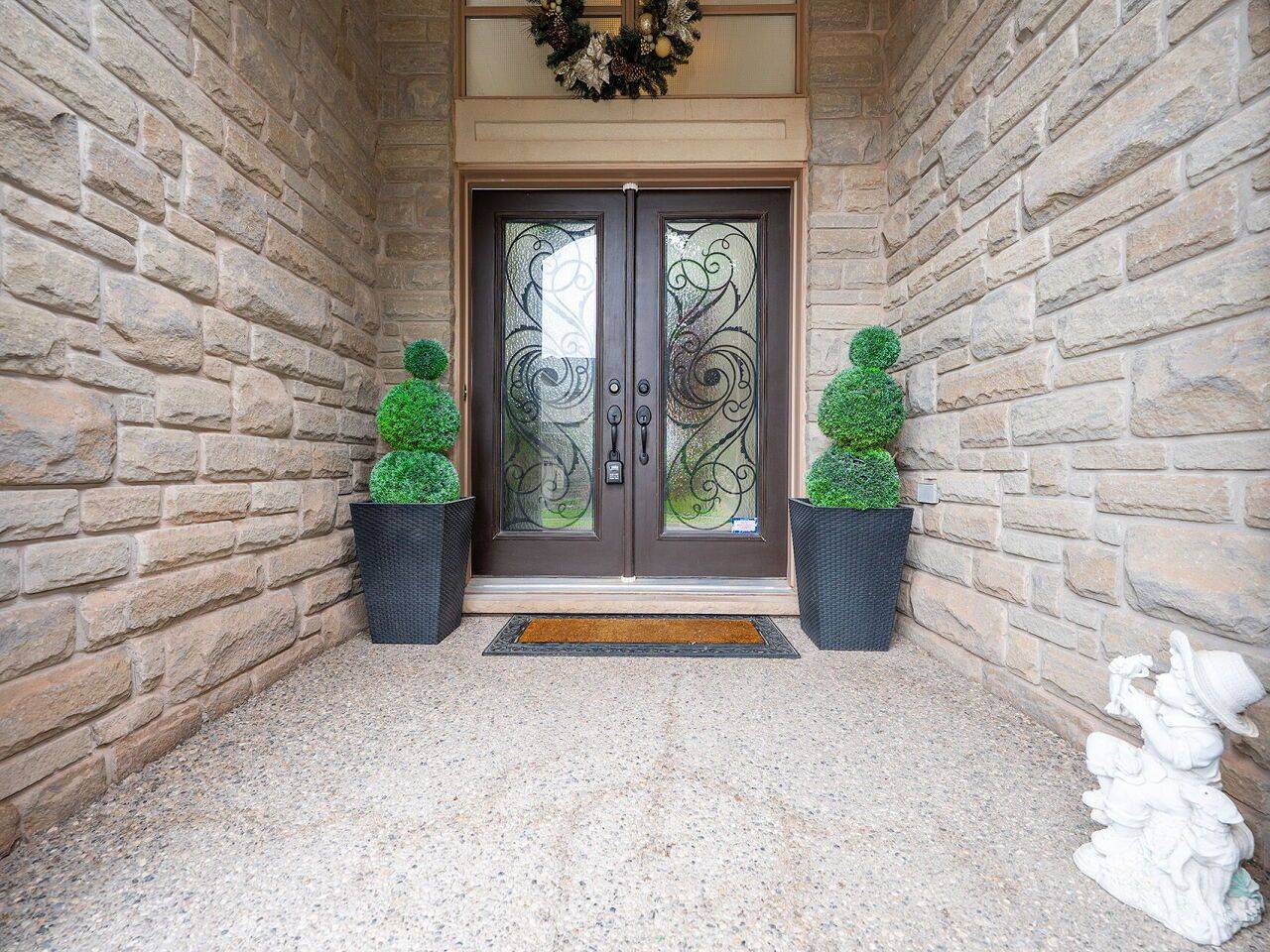 Oakville, ON L6H 7J7,2335 Awenda DR