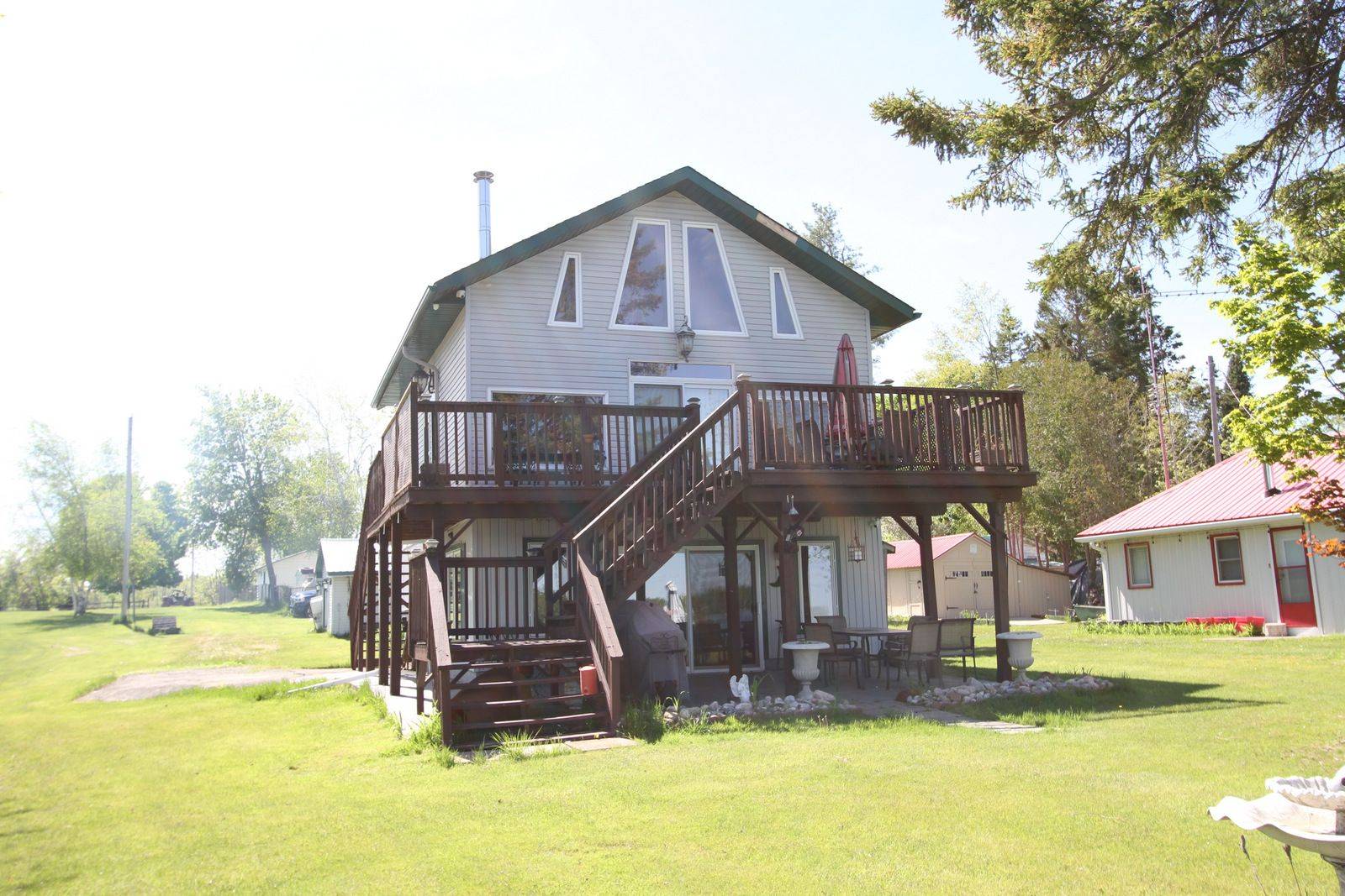 8 Saturn LN, Kawartha Lakes, ON K0M 2B0