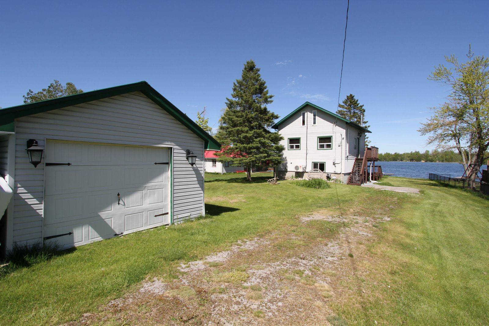 Kawartha Lakes, ON K0M 2B0,8 Saturn LN