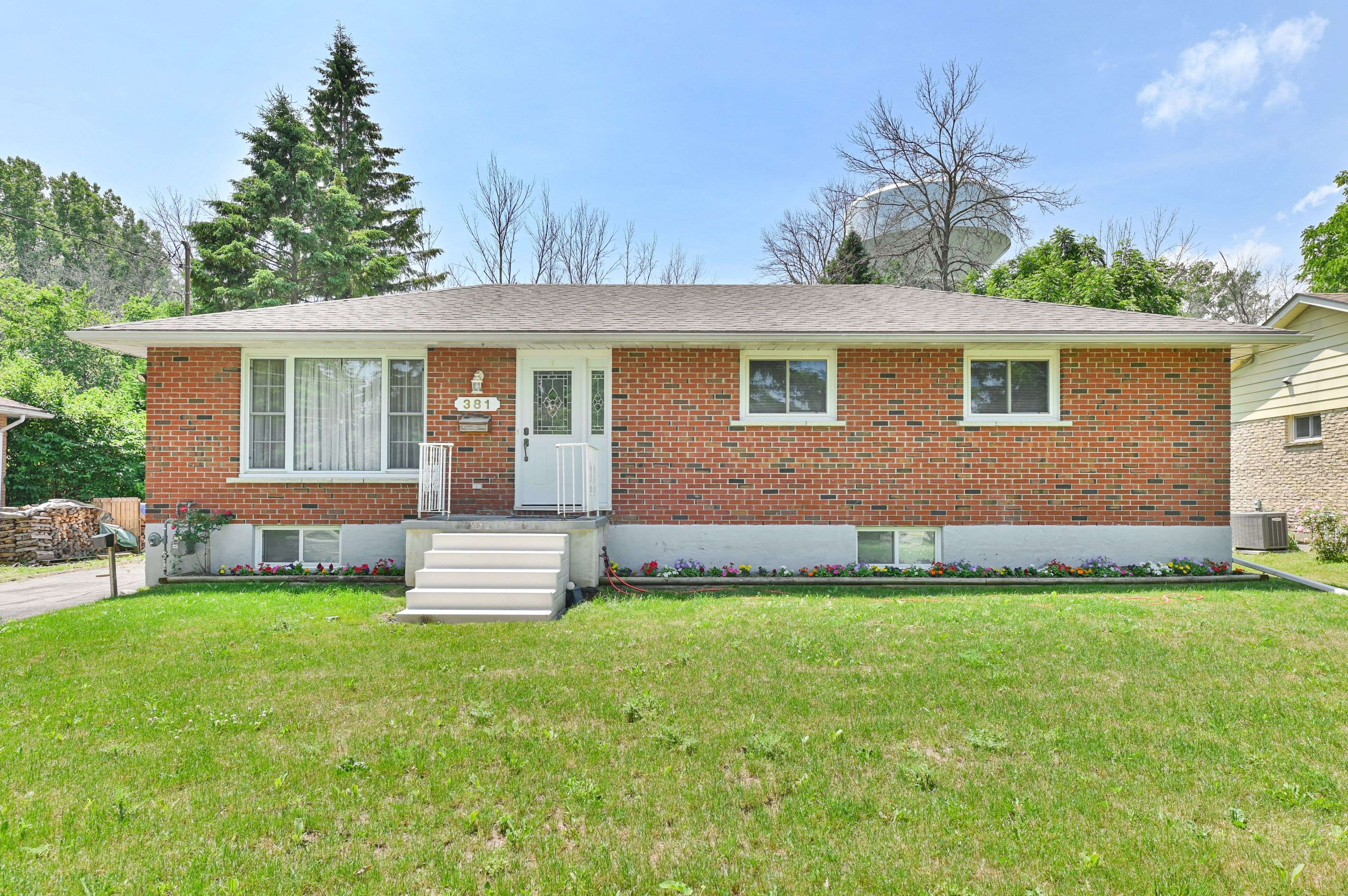 Quinte West, ON K8P 1A8,381 Montrose RD